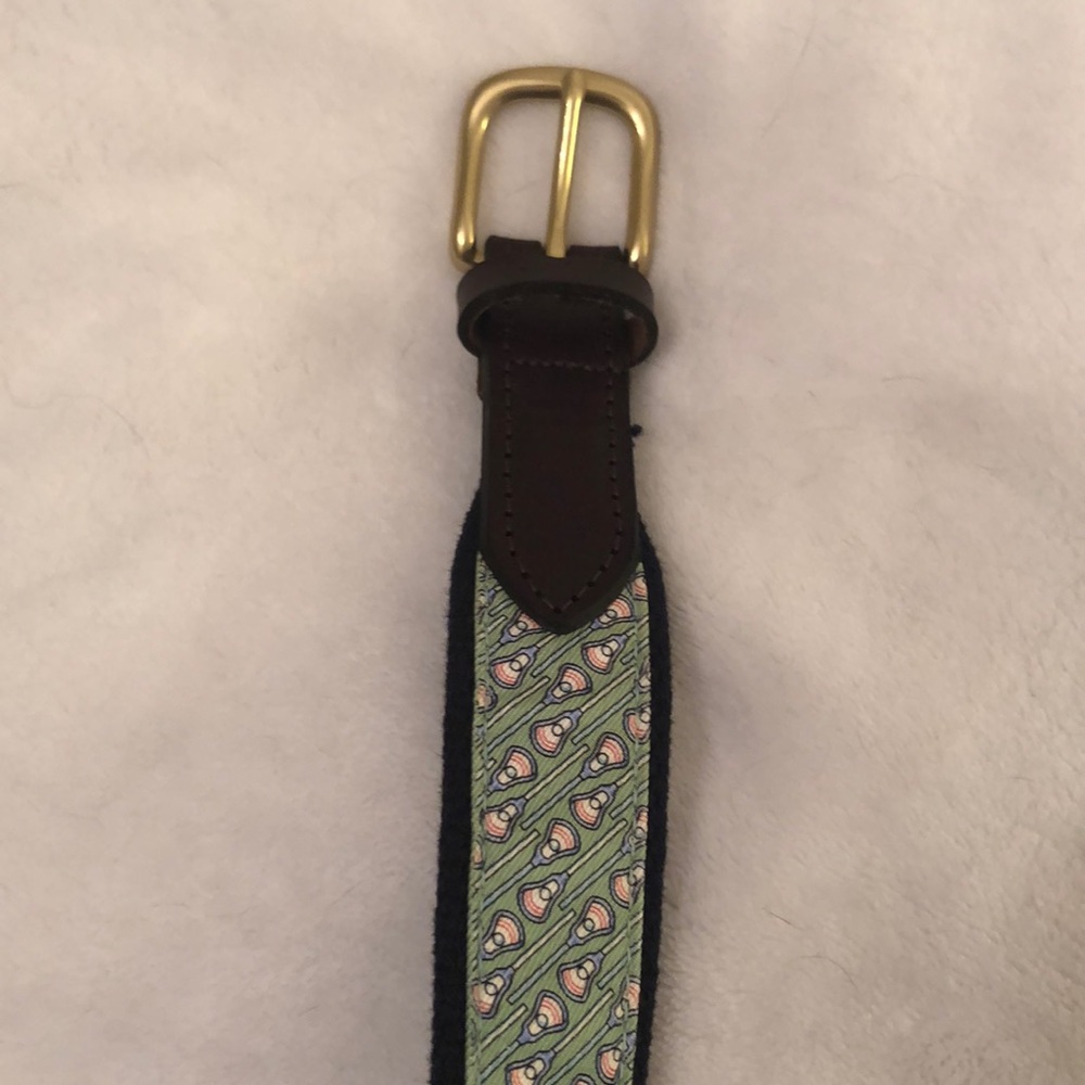 Vineyard Vines size 28 belt